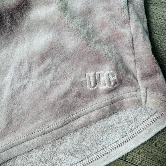 UGG Valerious Lounge Shorts Velvet fleece size Large - Picture 3 of 9